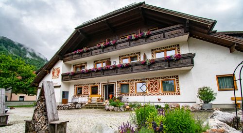 GRUPPENCHALETS 5 schlickwirt-gruppenhaus-aussen-02